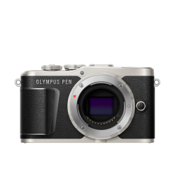 Olympus PEN E-PL9 Body black incl. Charger + Battery